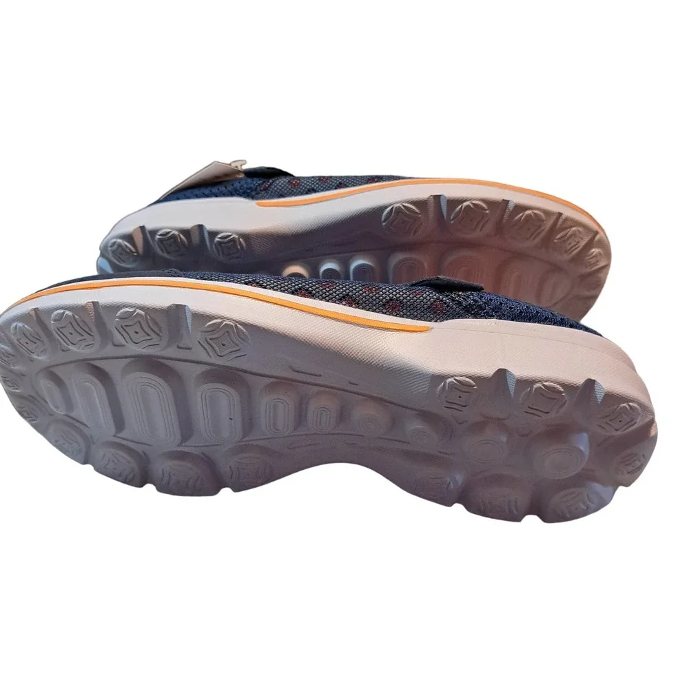 New Lightweight slide on beach shoe 4.5 Kids size